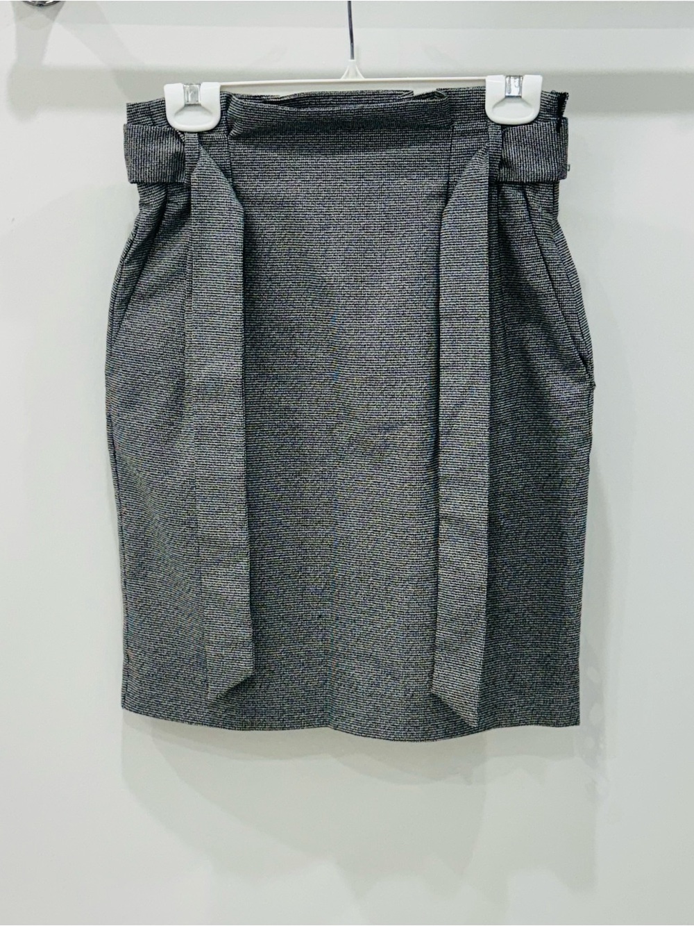 H&M Black White Houndstooth Paperbag Pencil Skirt Size 2